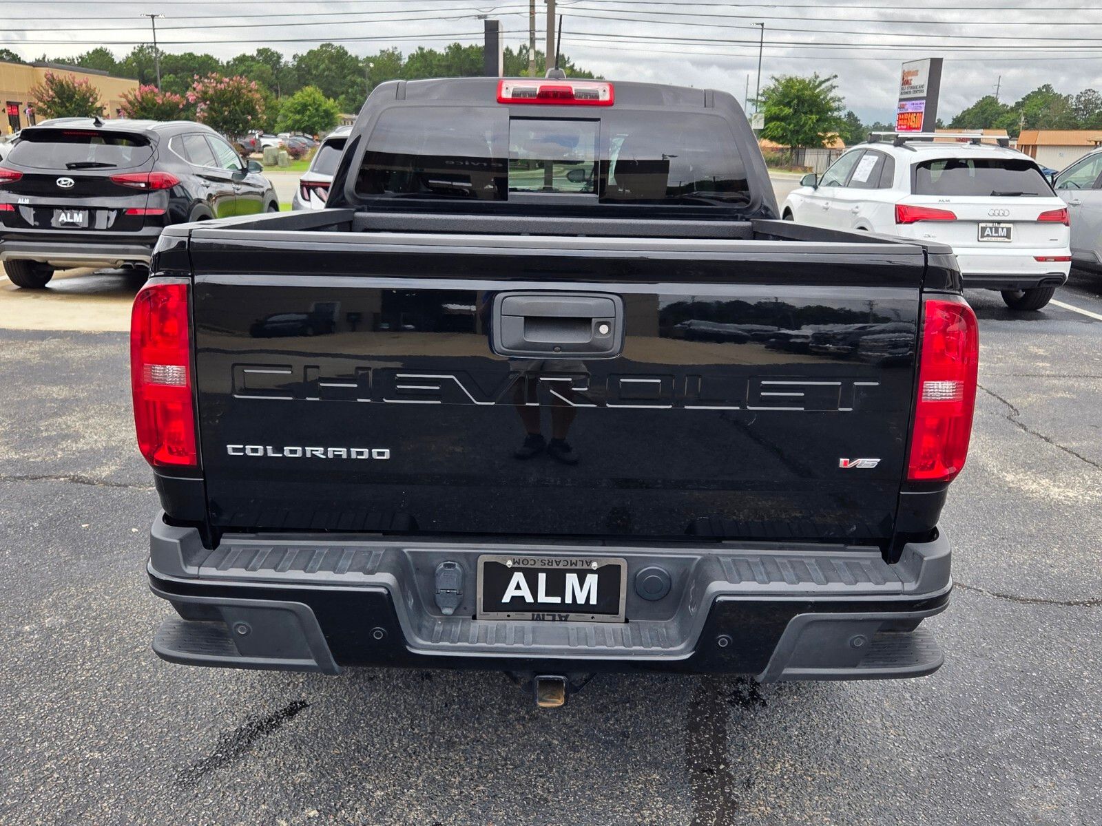 Used 2022 Black Chevrolet Z71 image 10