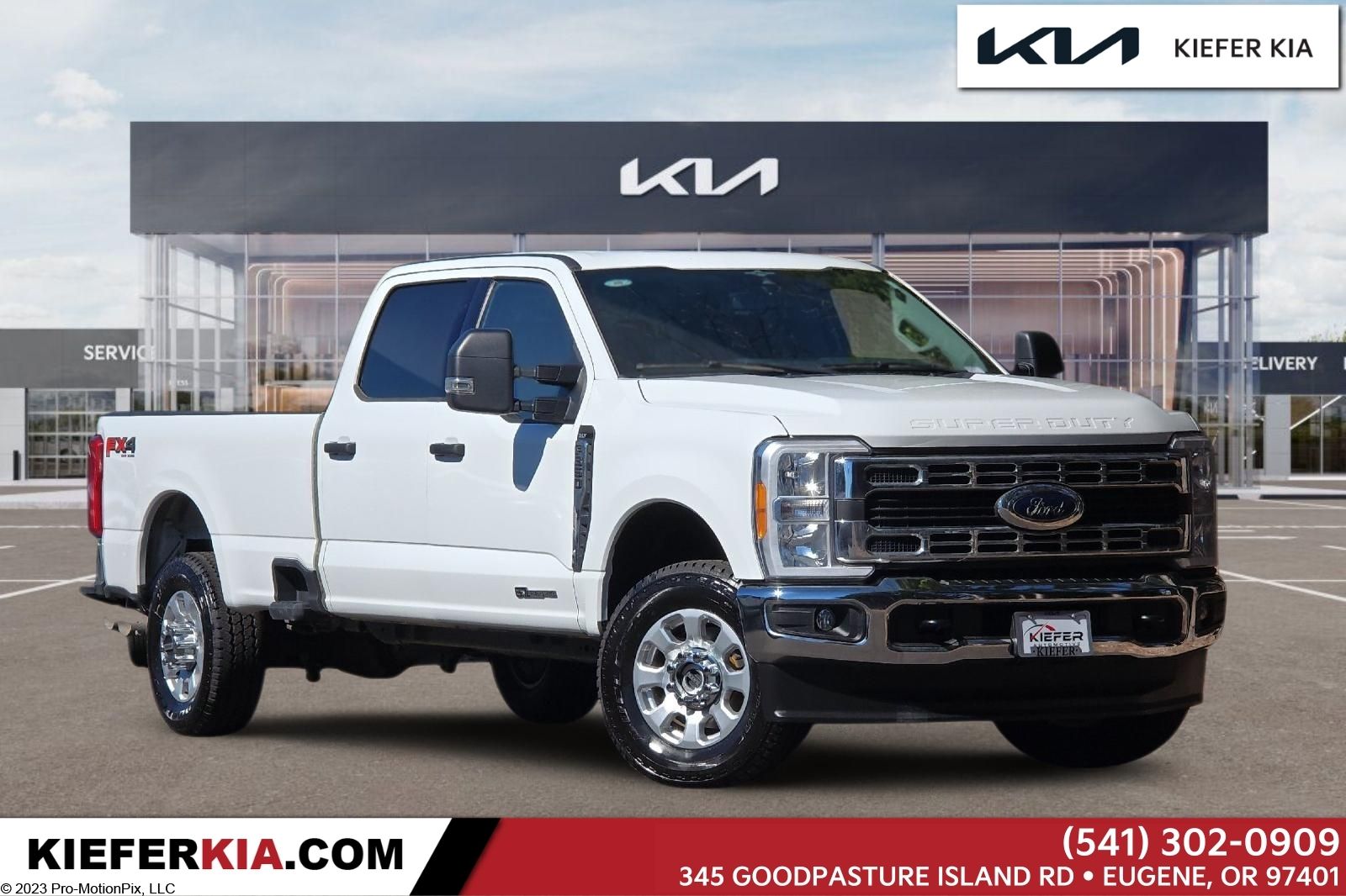 Oxford White 2023 Ford F-350 Super Duty XLT Crew Cab 4WD Pickup Truck Four-Wheel Drive Automatic