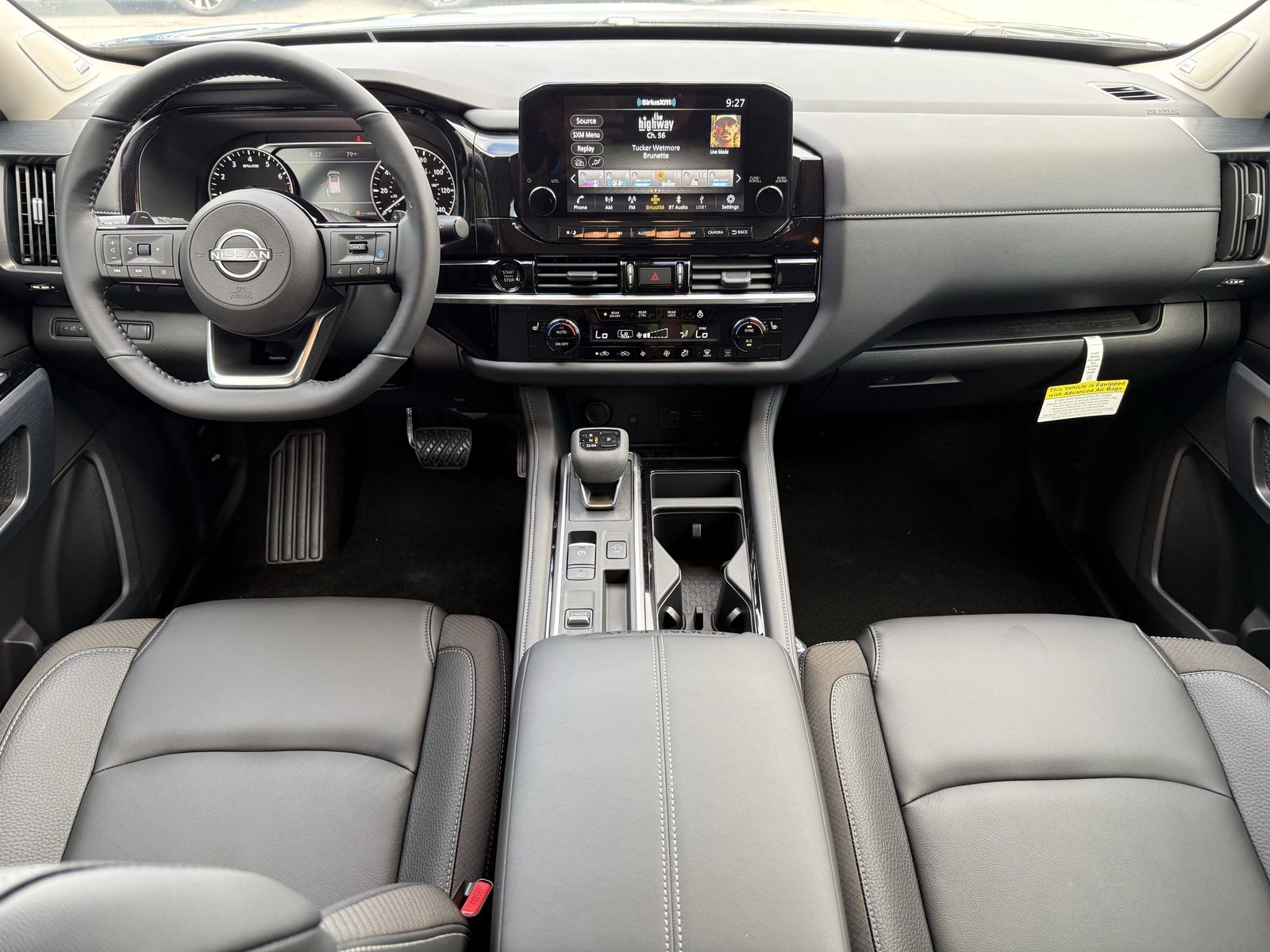 2025 Nissan Pathfinder SL photo 2