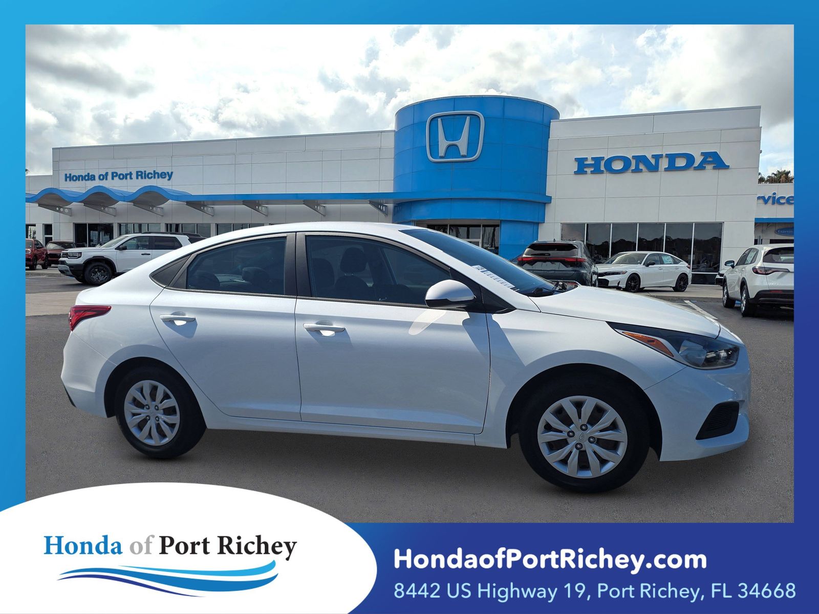Frost White 2022 Hyundai Accent SE FWD Sedan Front-Wheel Drive Continuously Variable Transmission