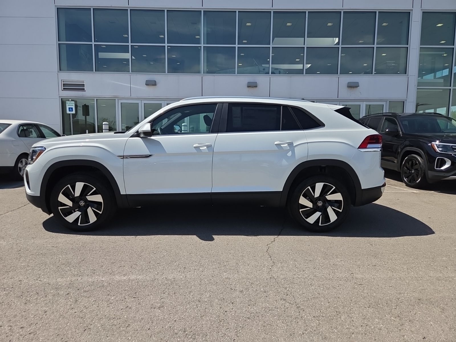 new 2026 Volkswagen Atlas Cross Sport car, priced at $43,906