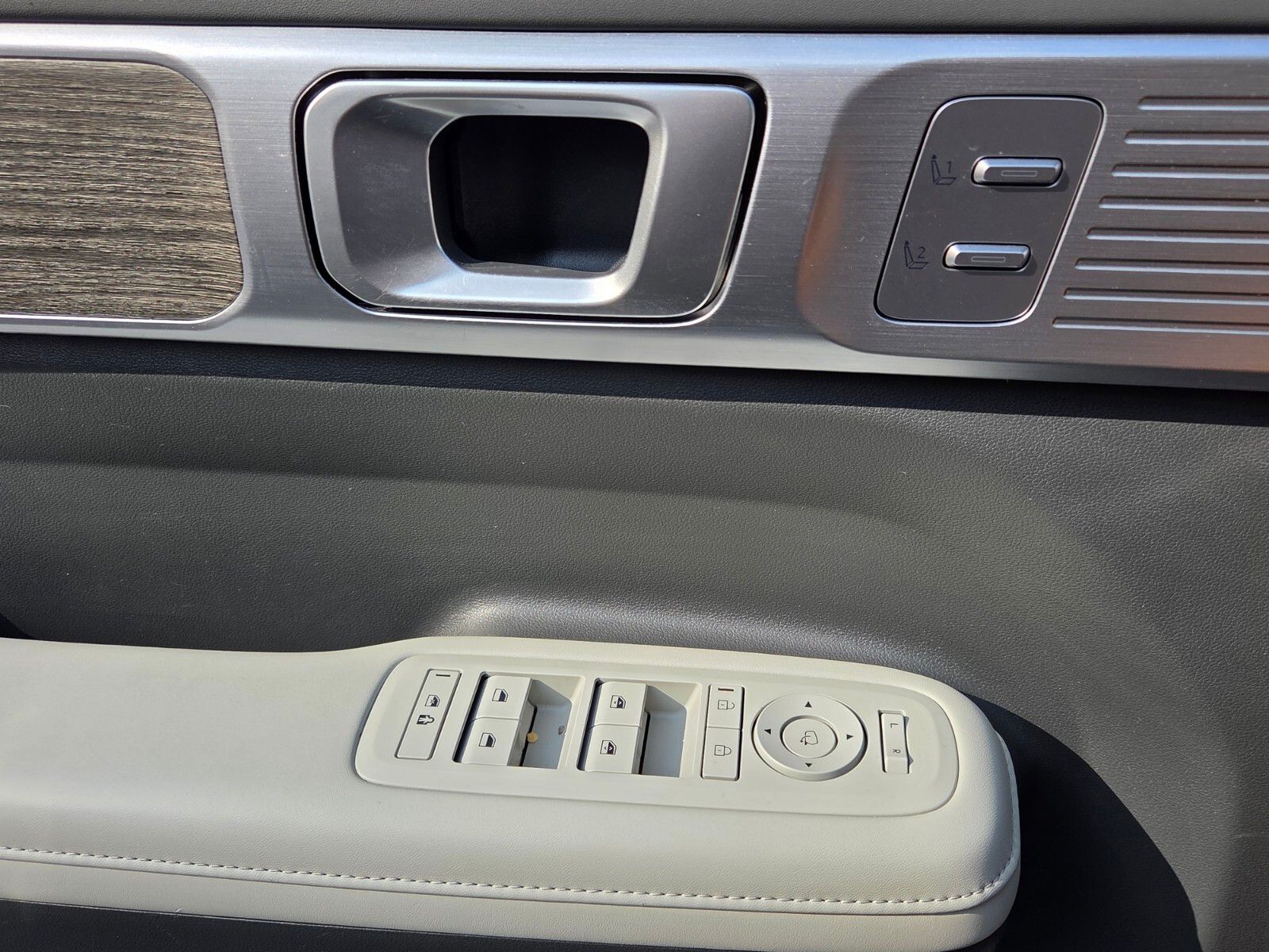 Used 2024 Silver Hyundai Limited image 29