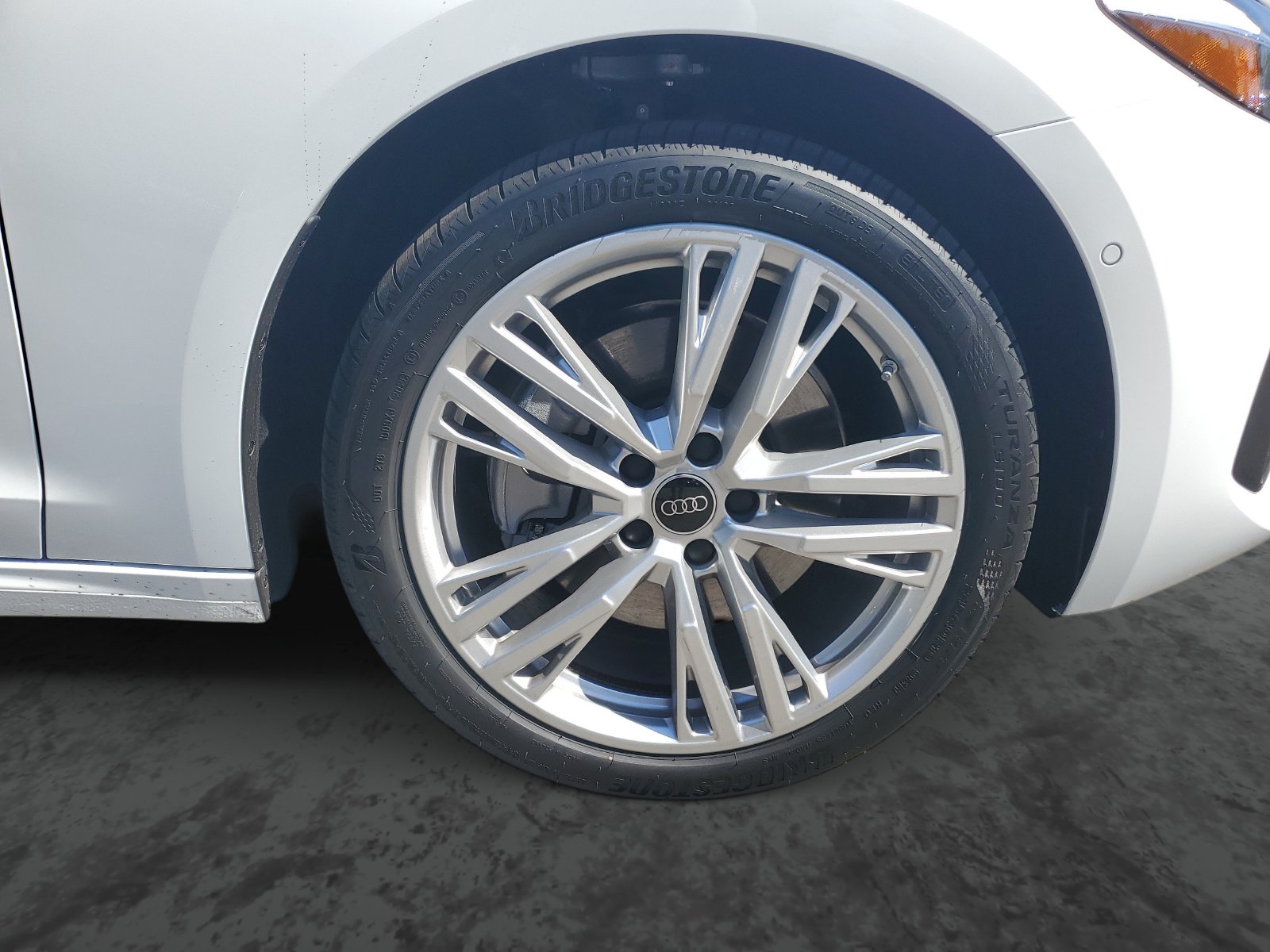 Vehicle photo