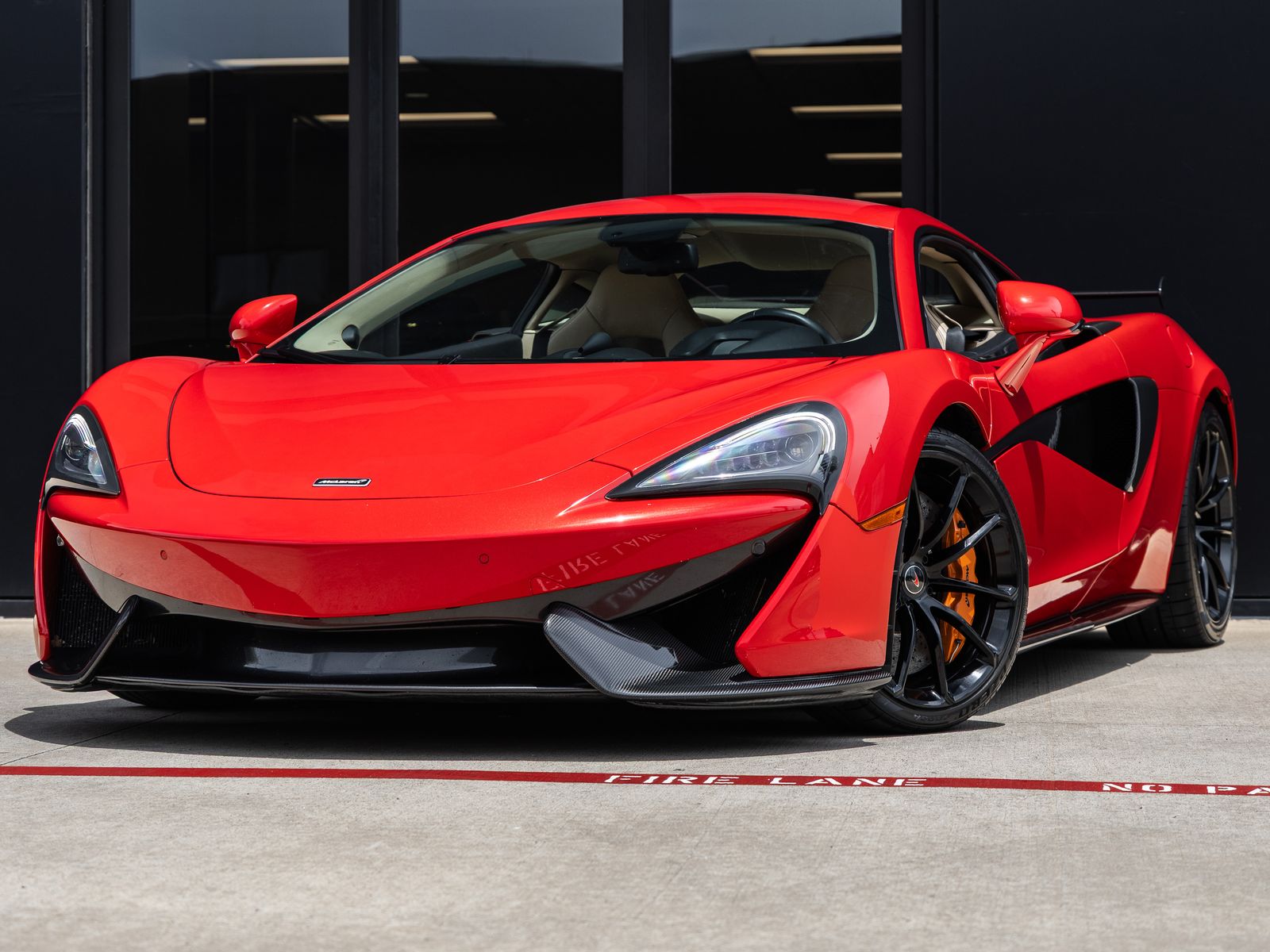 Vermillion Red 2016 McLaren 570S Coupe Rear-Wheel Drive 7-Speed Automatic