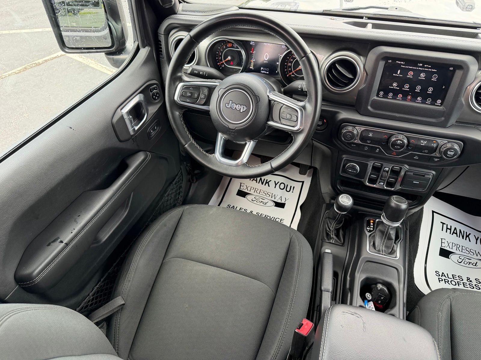 2021 Jeep Wrangler image 13