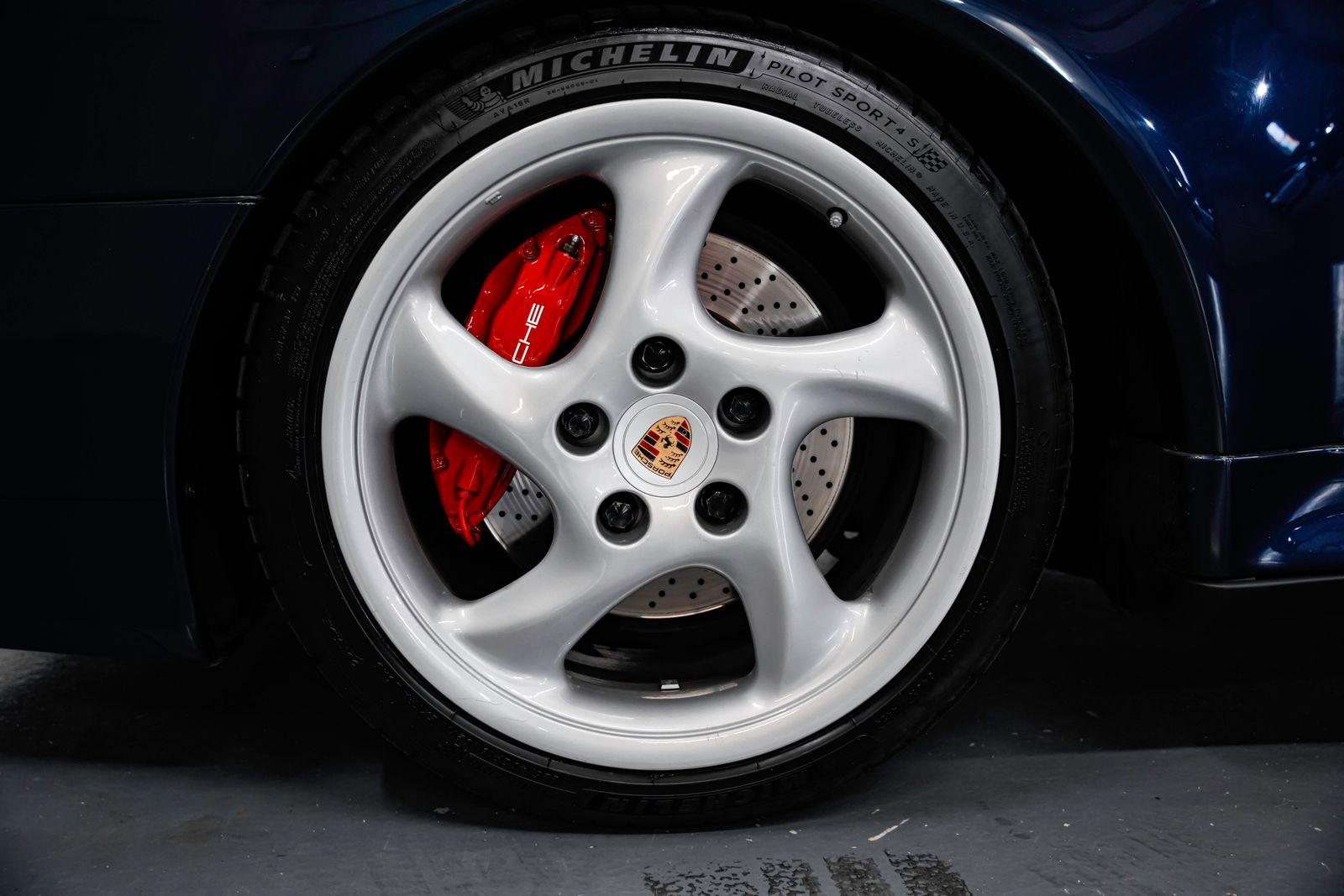 1996 Porsche 911 Carrera 4S — photo 49