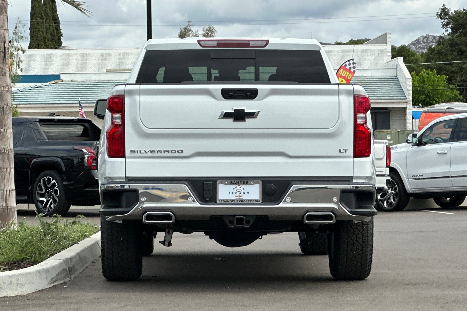 View vehicle photo 5