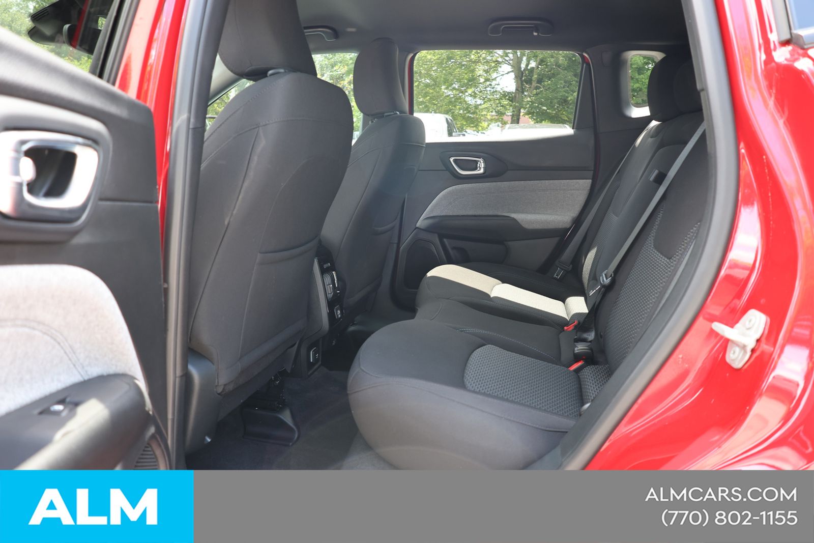 Used 2024  Jeep Sport image 19