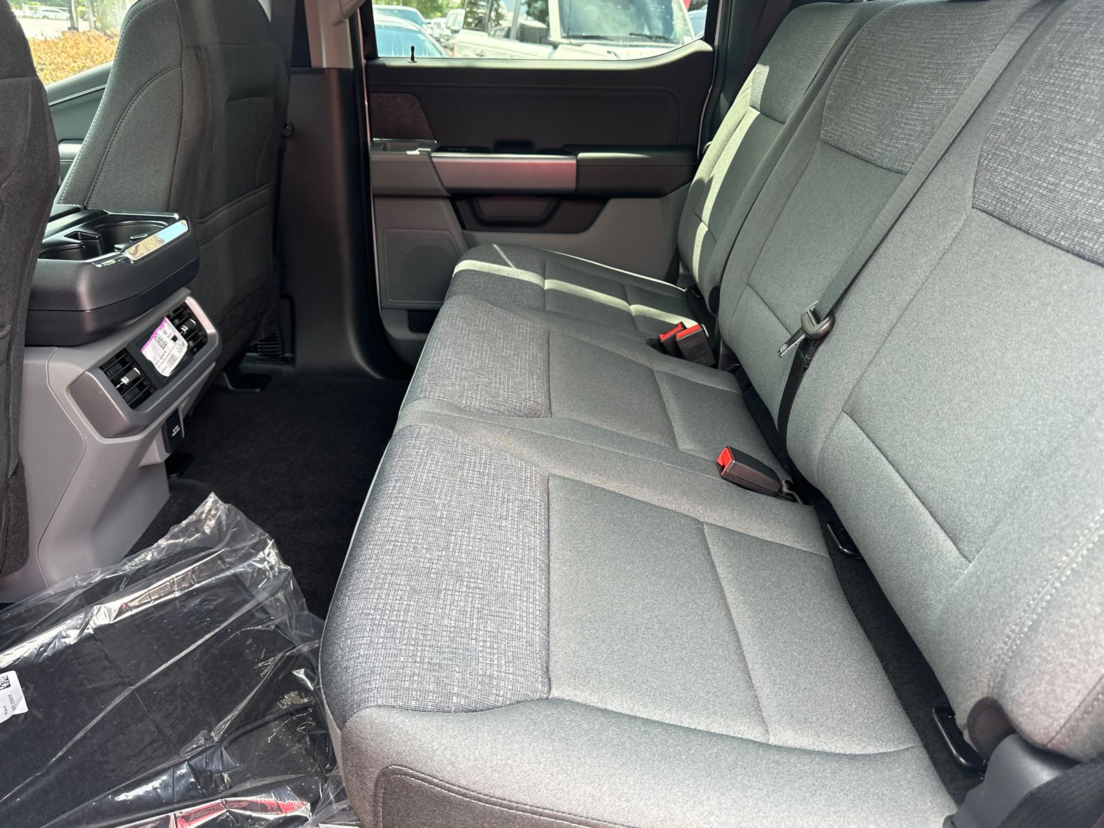 New 2026 Oxford White Ford XLT image 21