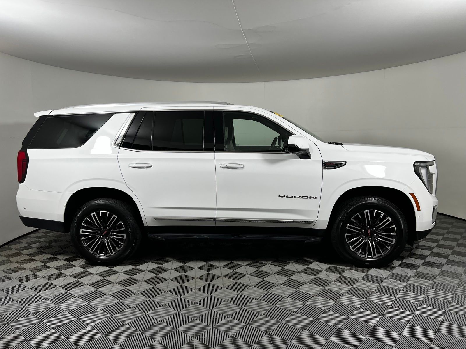 Thumbnail: 2025 GMC Yukon - 4