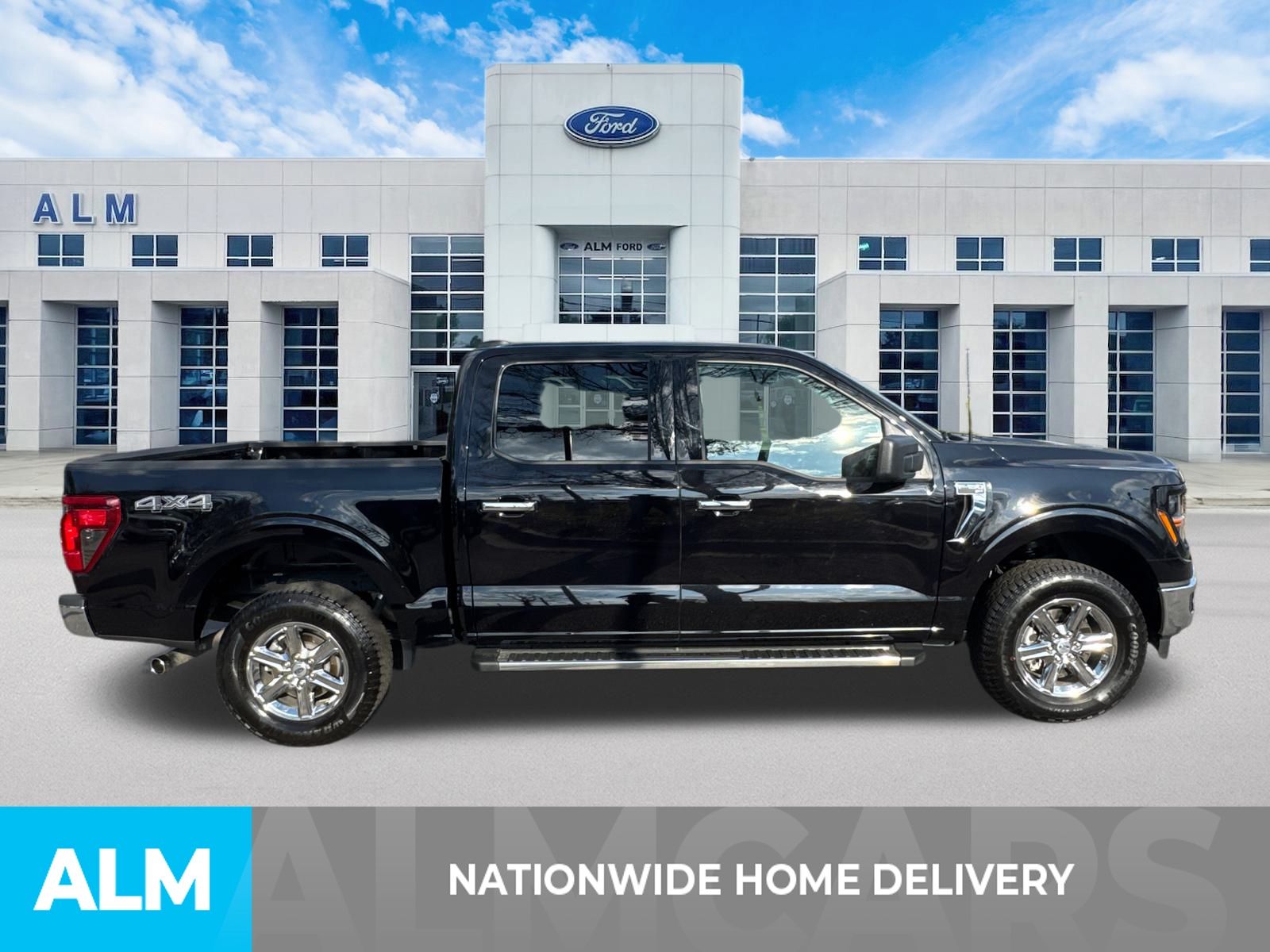 Used 2025 Black Ford XLT image 4