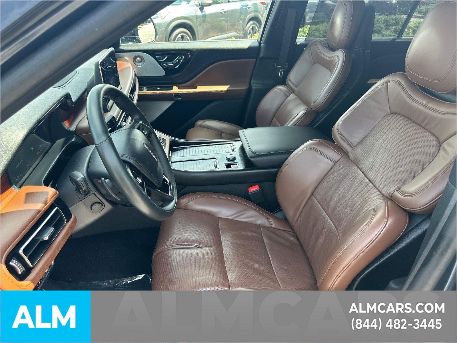 Used 2023 Blue Lincoln Grand Touring image 10