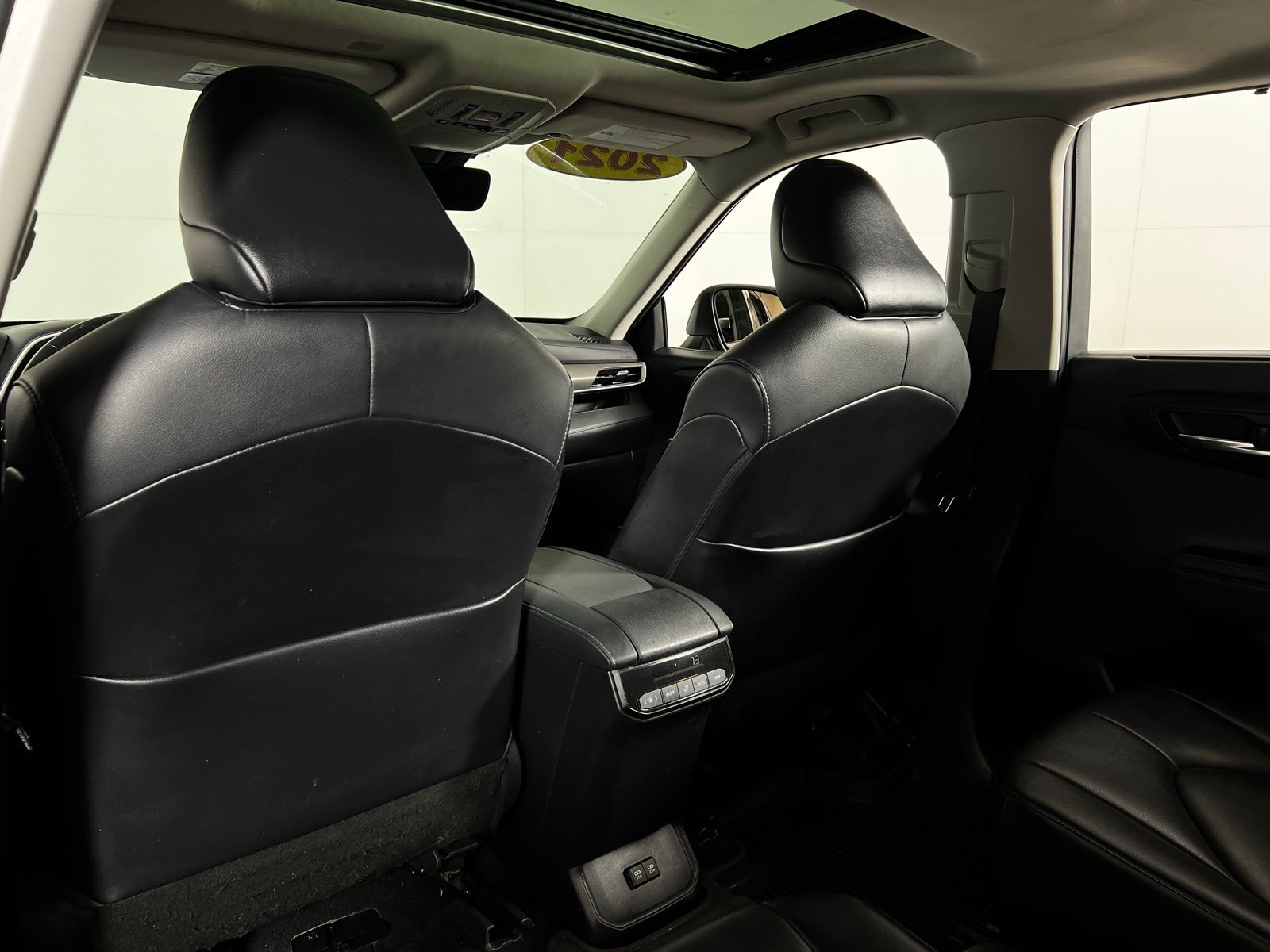 Thumbnail: 2021 Toyota Highlander - 21