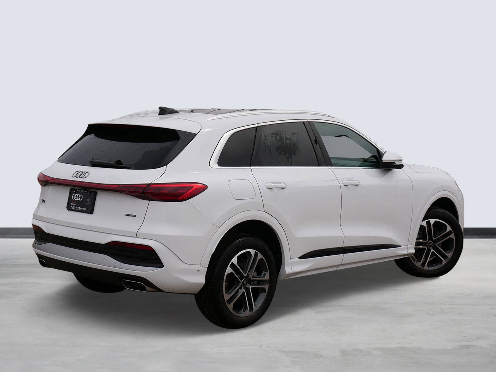 View vehicle photo 4