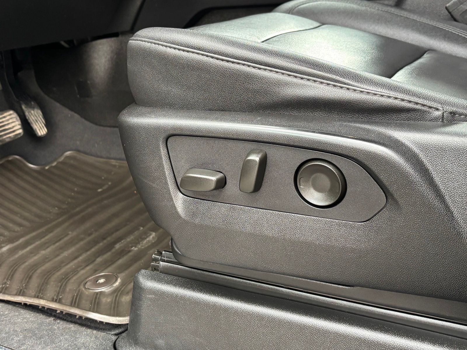 Used 2023 Chevrolet Suburban SUV