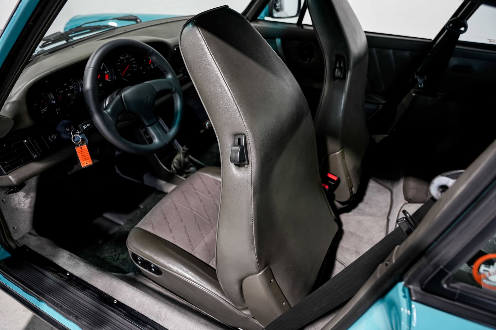 1988 Porsche 911 Carrera — photo 28