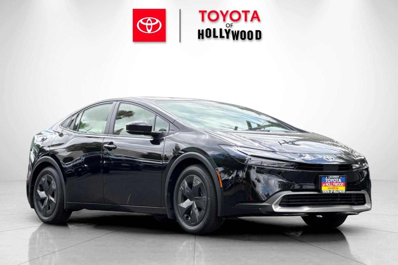 2026 Toyota Prius SE's photo