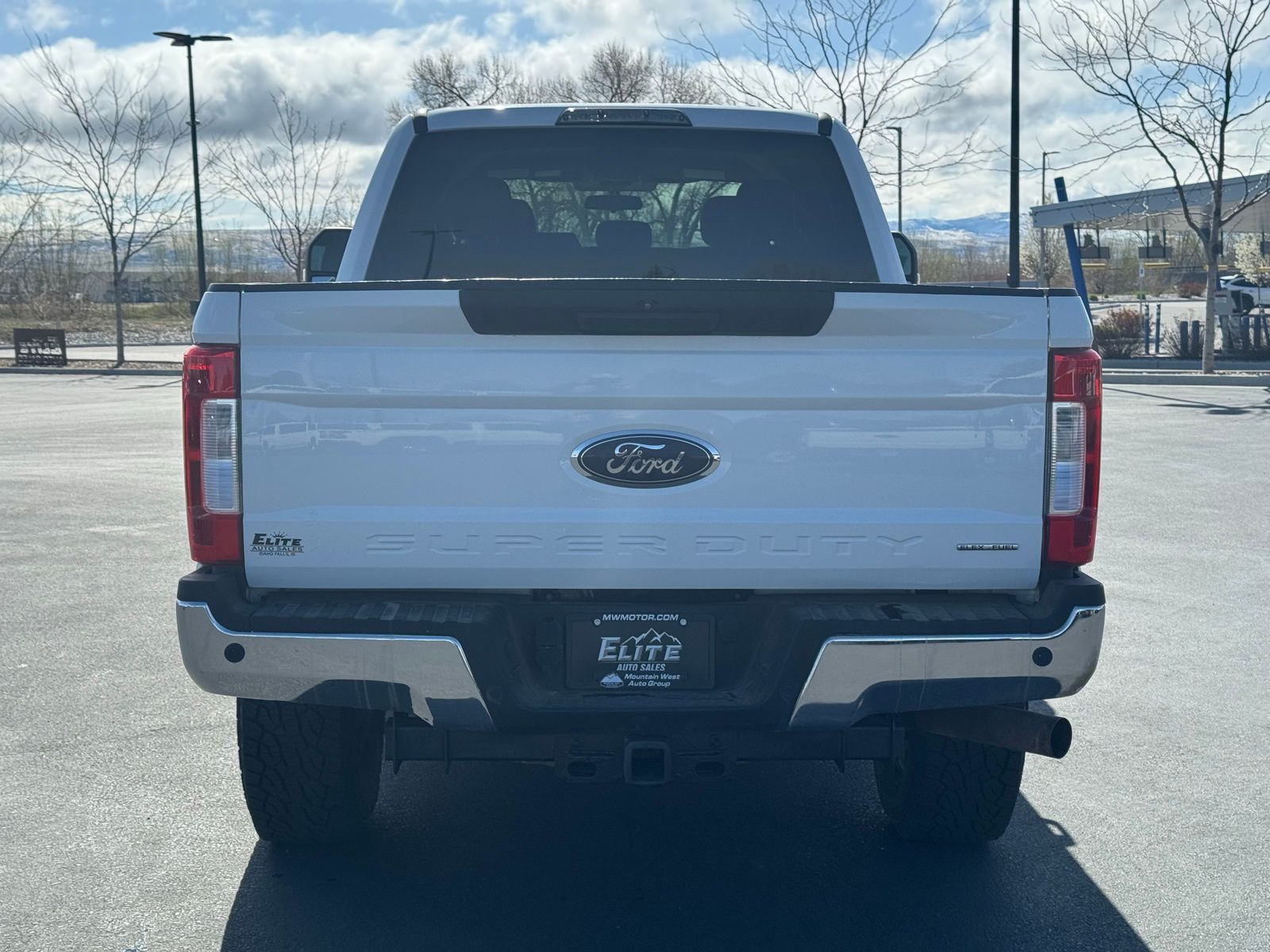 View vehicle photo 7