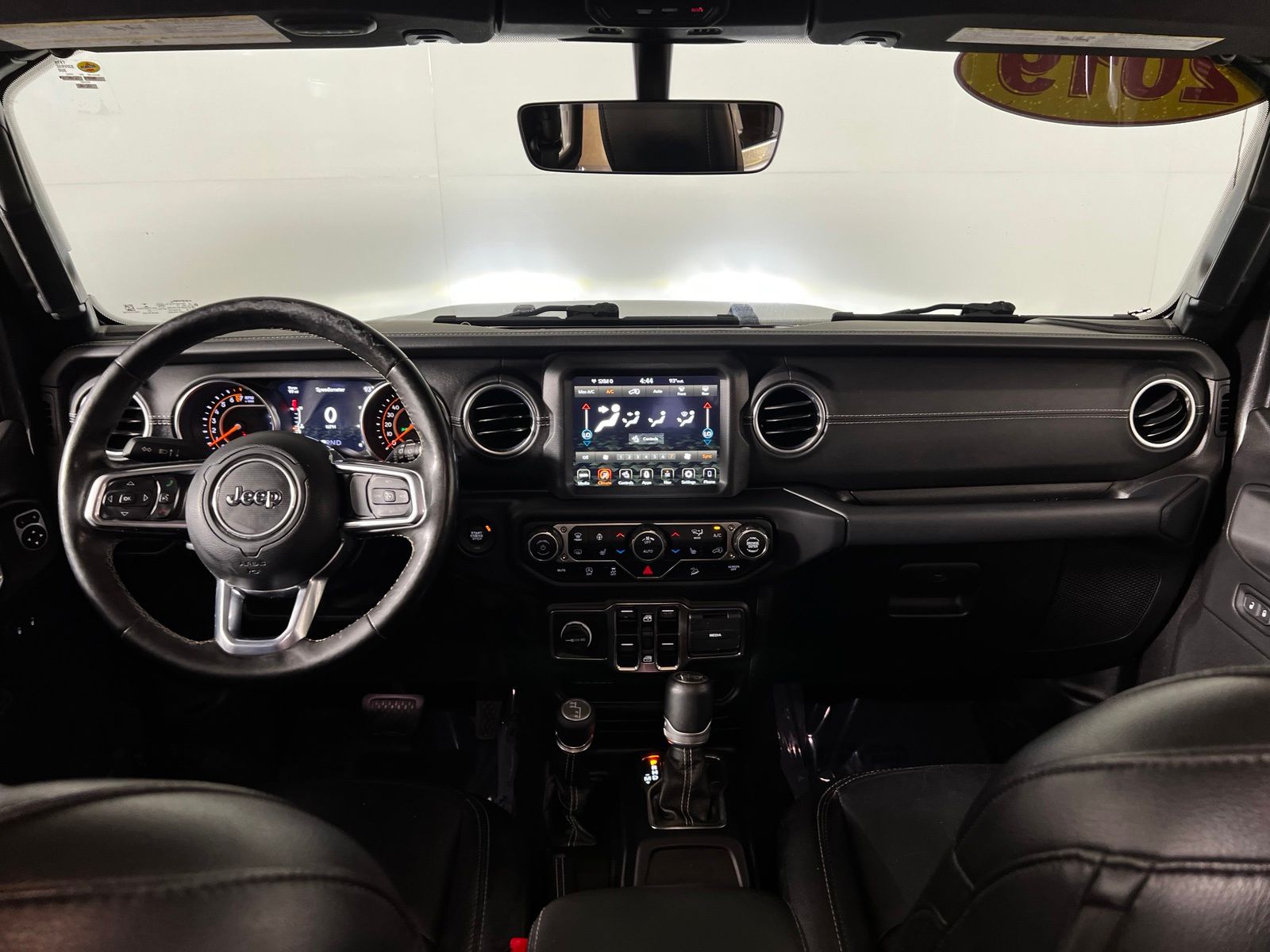 Thumbnail: 2019 Jeep Wrangler - 24