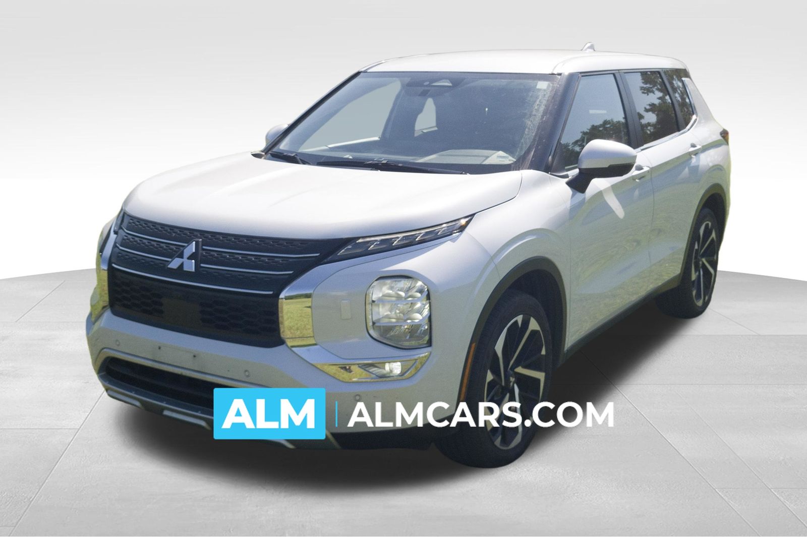 Silver 2024 Mitsubishi Outlander SUV / Crossover All-Wheel Drive Continuously Variable Transmission