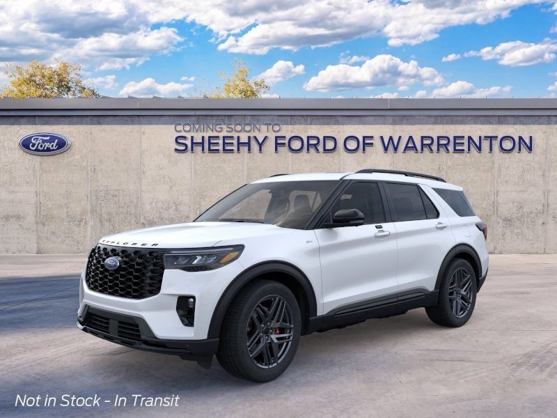 New 2026 Star White Metallic Tri-Coat Ford ST-Line image 3