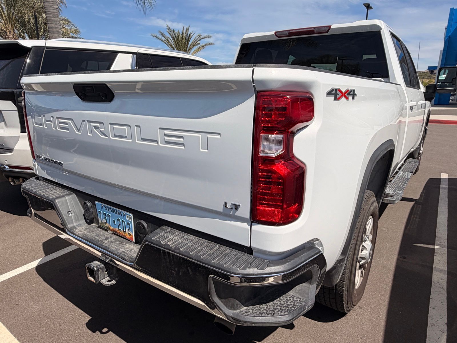 View vehicle photo 3