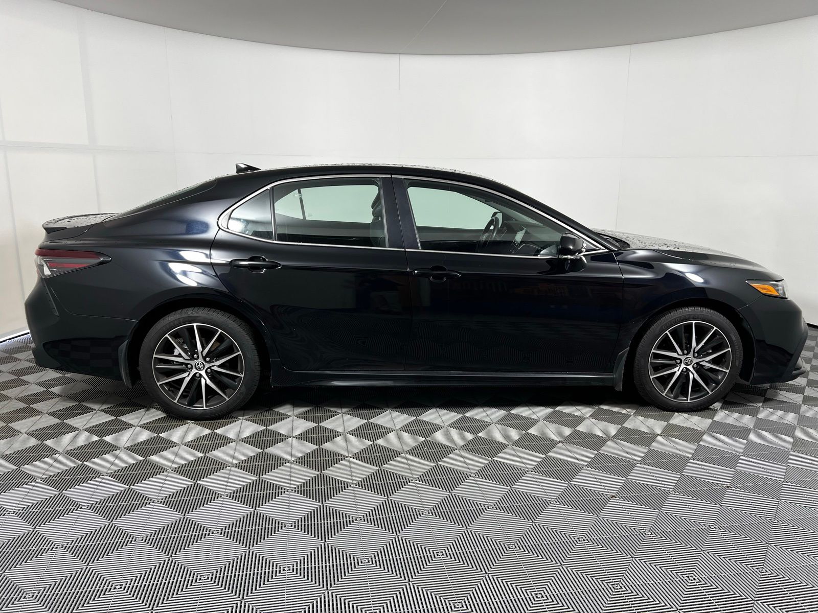 Thumbnail: 2023 Toyota Camry - 4