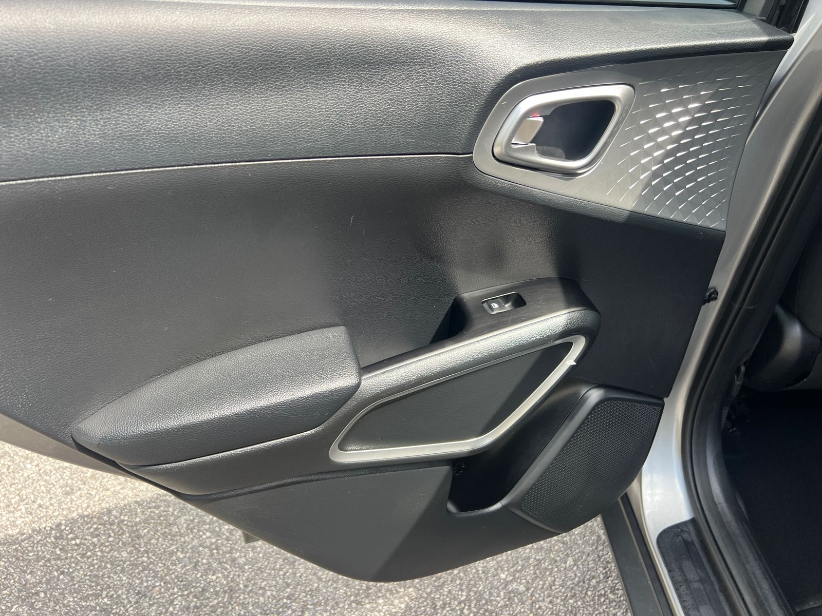 2023 Kia Soul LX photo 16