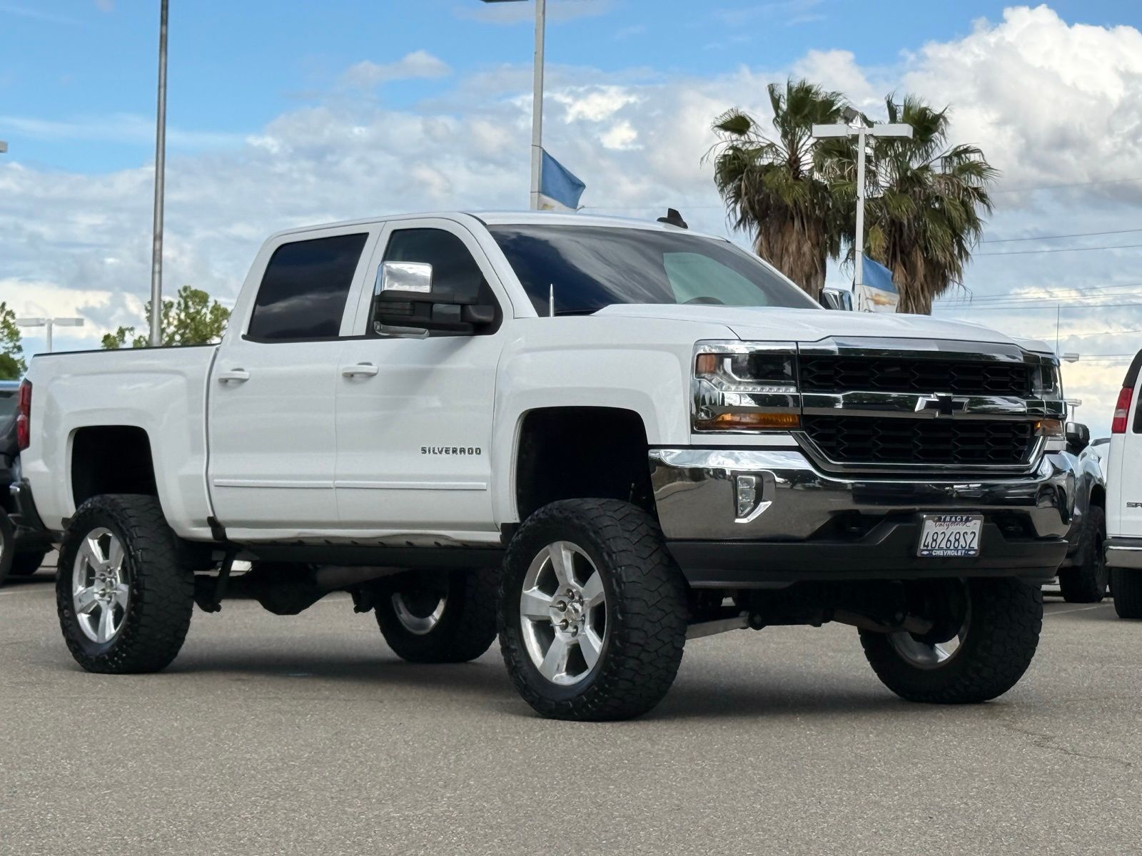 Summit White 2018 Chevrolet Silverado 1500 LT Crew Cab 4WD Pickup Truck Four-Wheel Drive 6-Speed Automatic Overdrive