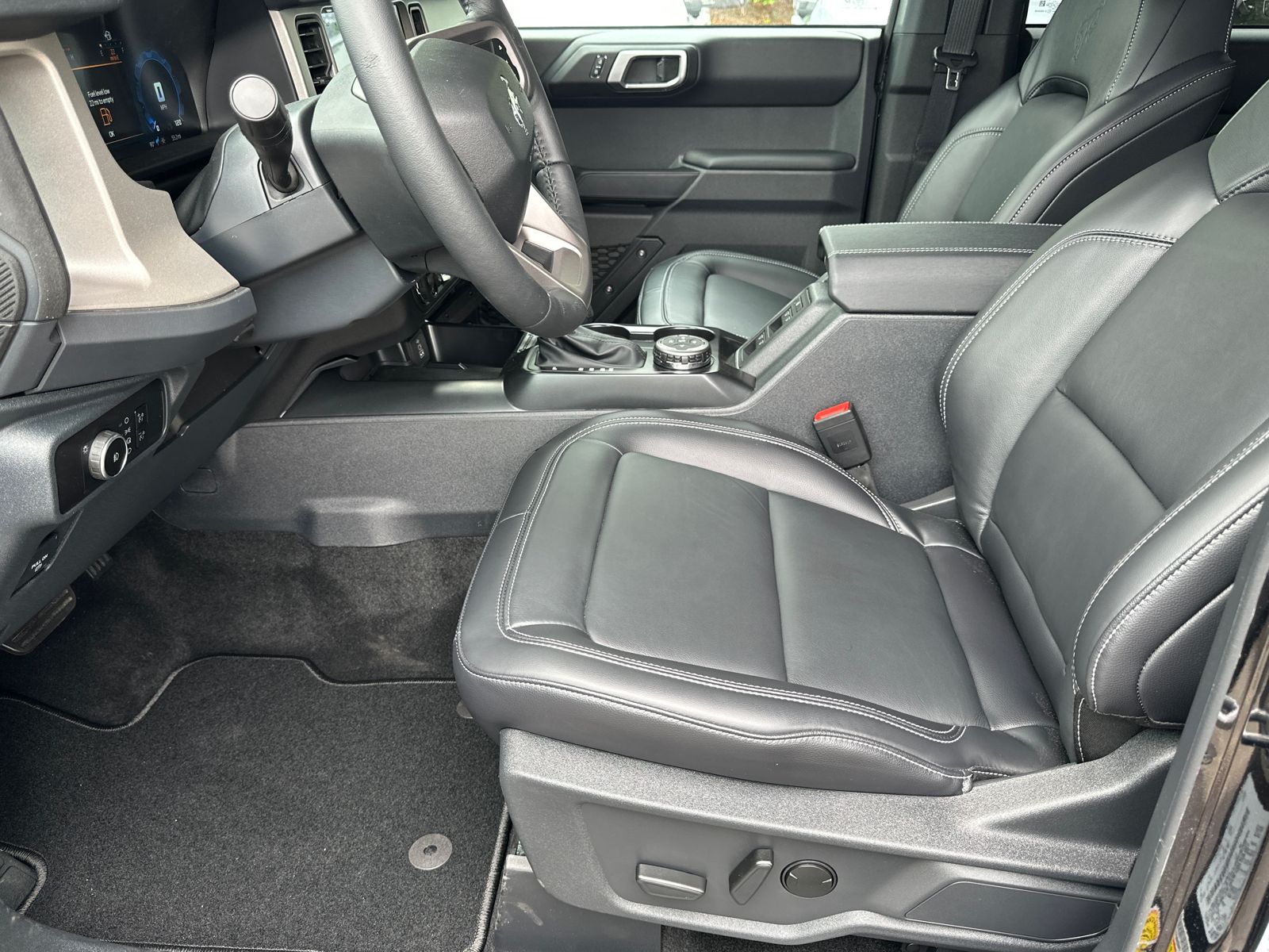 New 2026 Shadow Black Ford Outer Banks® image 10