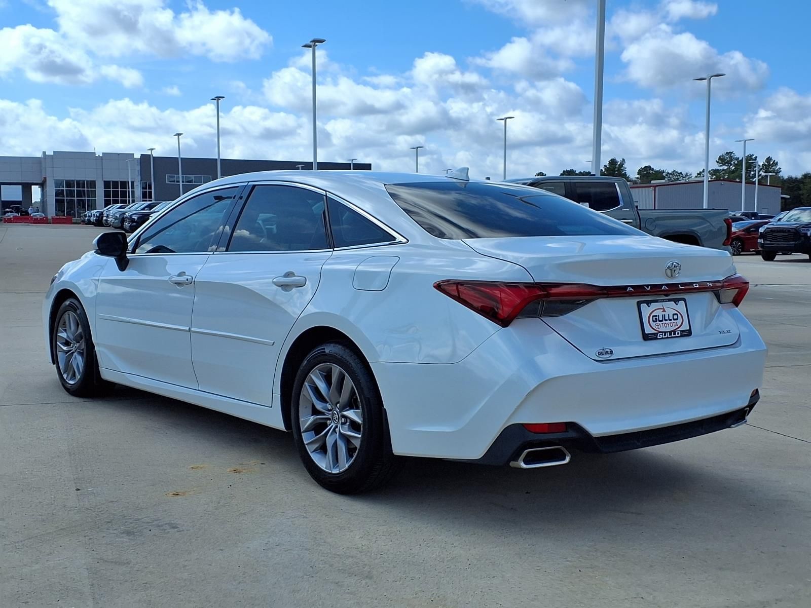 2019 Toyota Avalon XLE Beige at Community Toyota