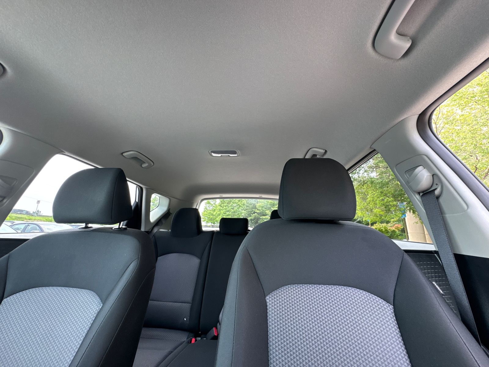Used 2025 White Kia LX image 30