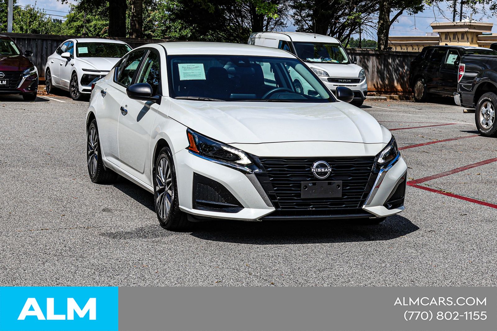 Used 2025 White Nissan 2.5 SV image 5