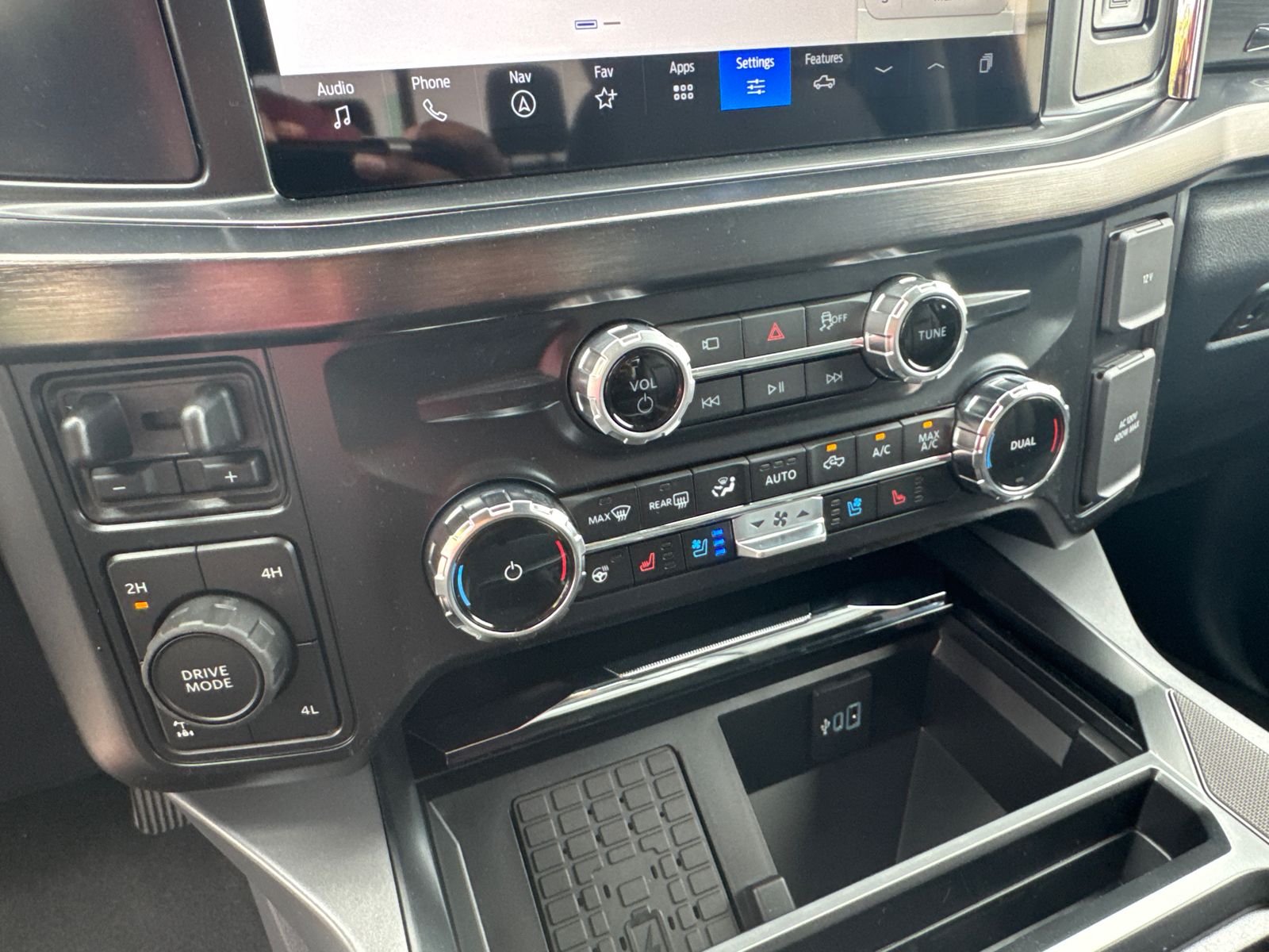 New 2026 Agate Black Metallic Ford F-250® Lariat® image 31