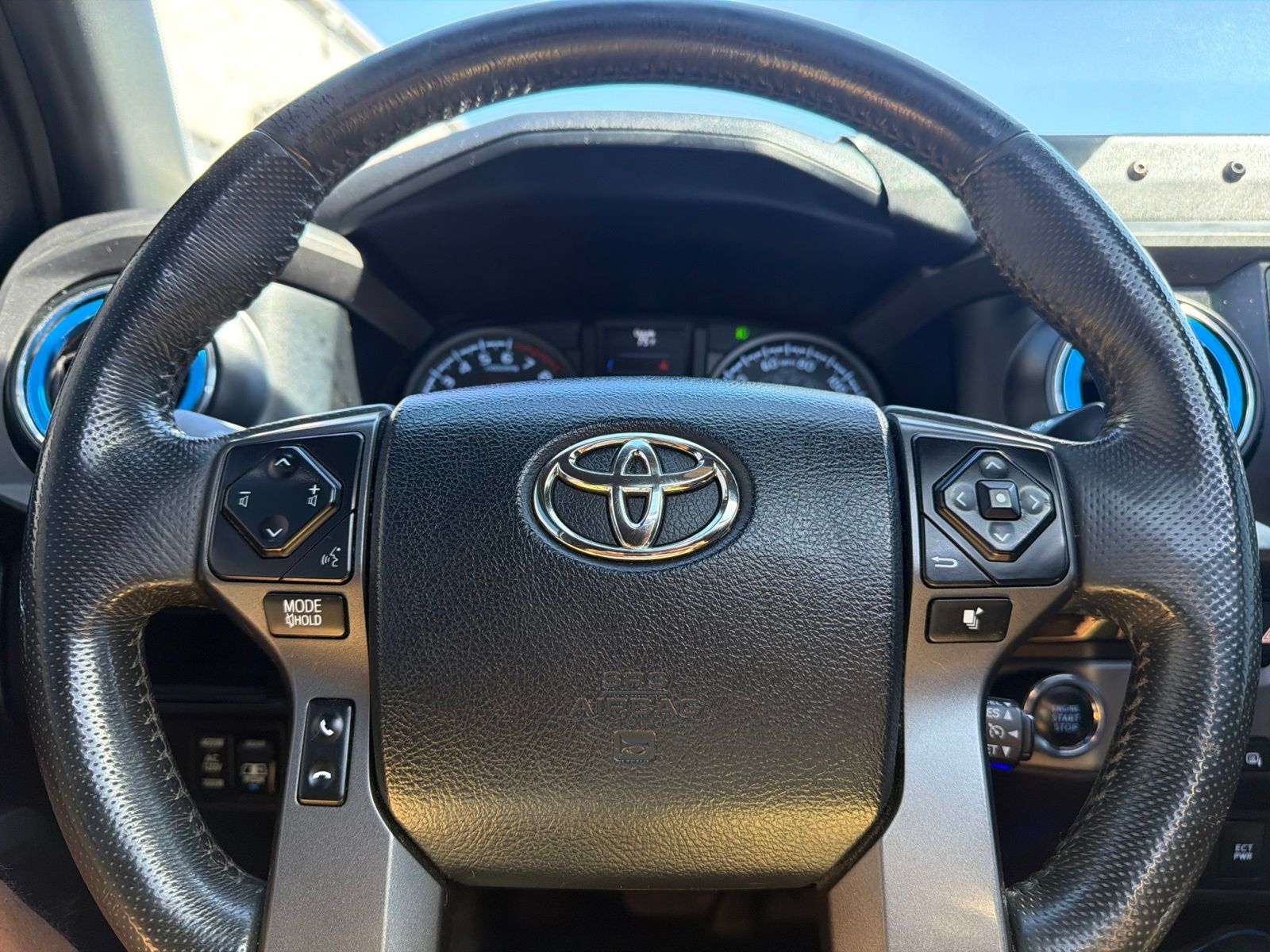 Used 2017 Super White Toyota TRD Off-Road image 18