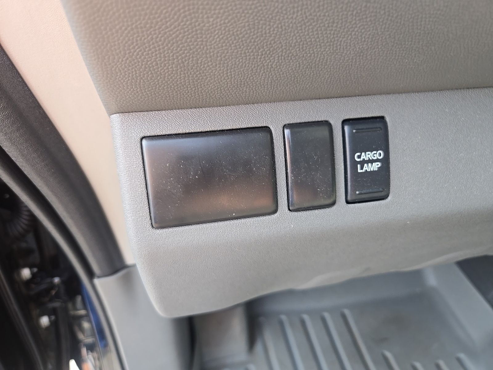 Used 2019 Black Nissan S image 29
