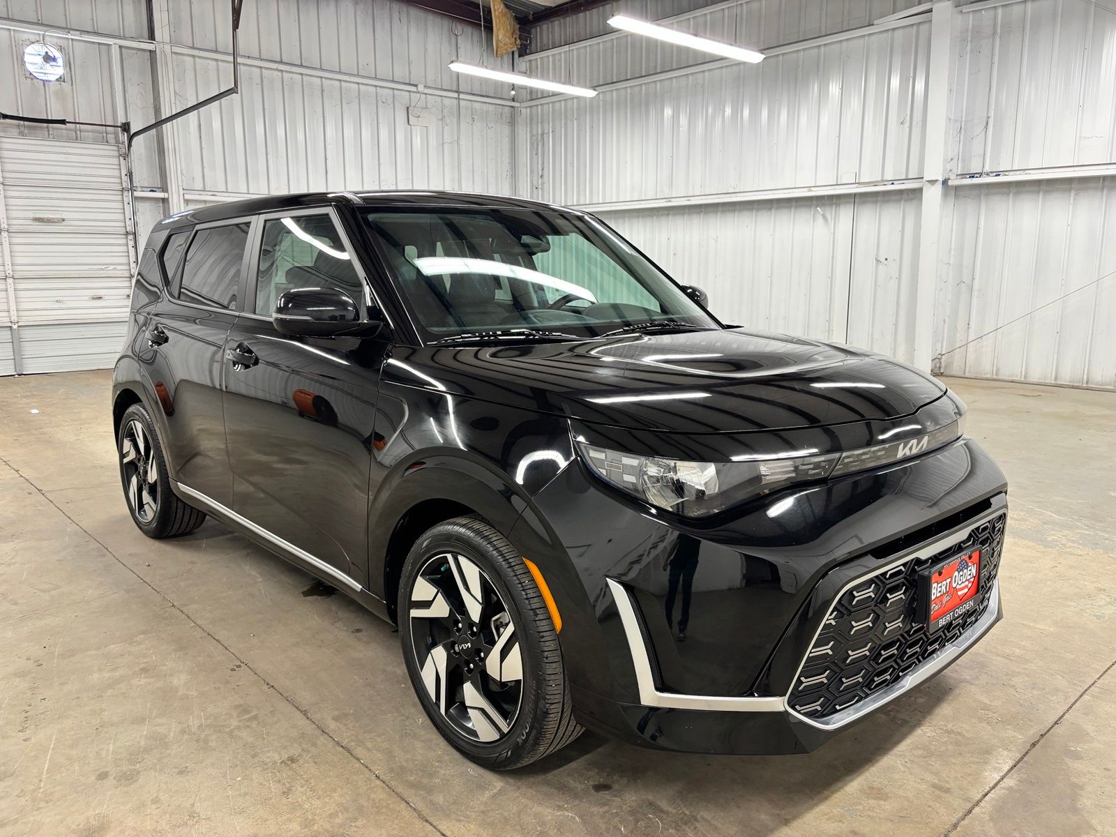 Black 2024 Kia Soul SUV / Crossover Front-Wheel Drive Continuously Variable Transmission