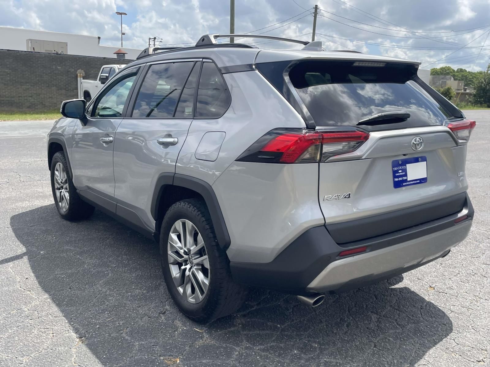 View vehicle photo 5