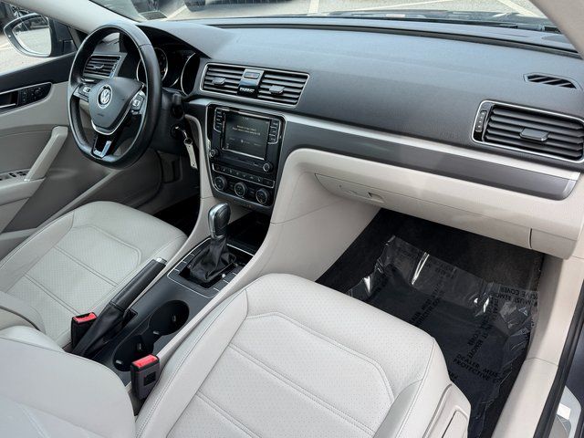 Used 2018 Gray Volkswagen 2.0T R-Line image 25