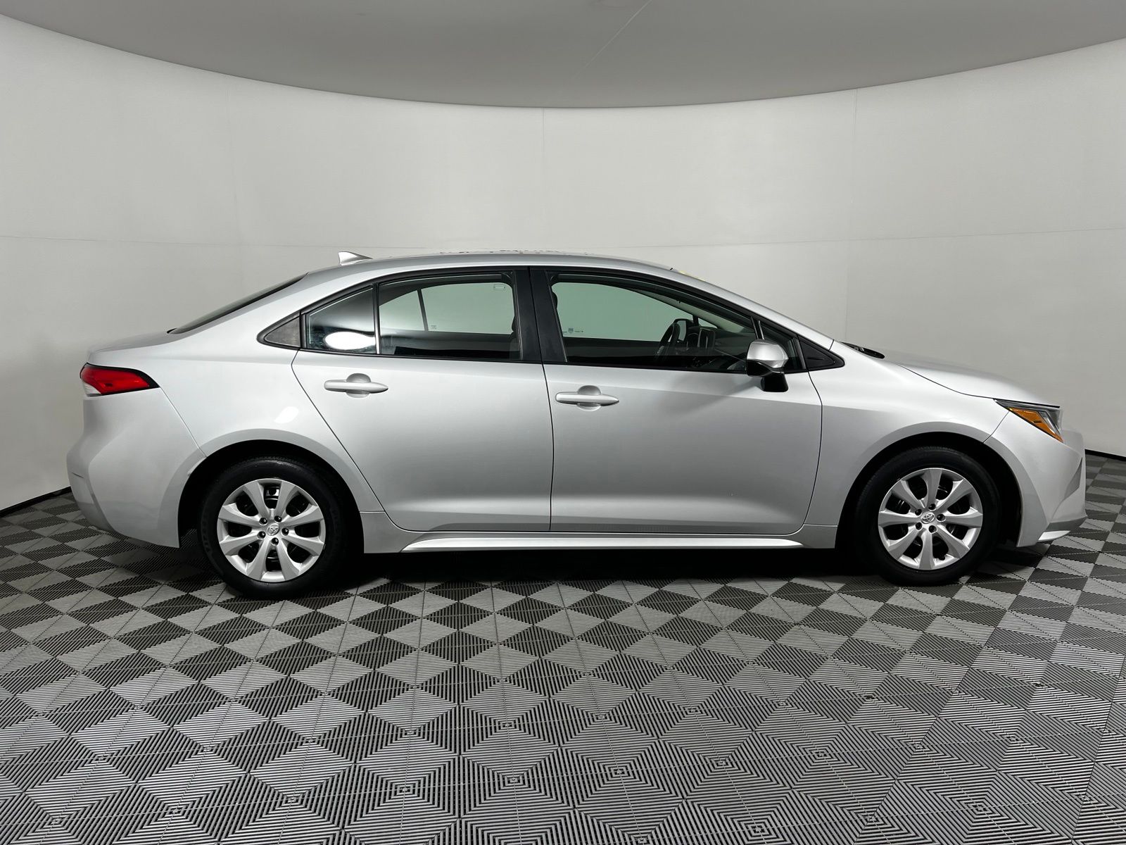 Thumbnail: 2024 Toyota Corolla - 4