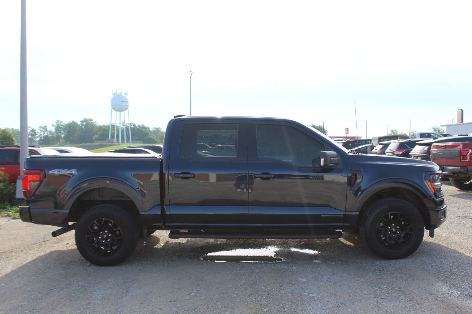 View vehicle photo 7