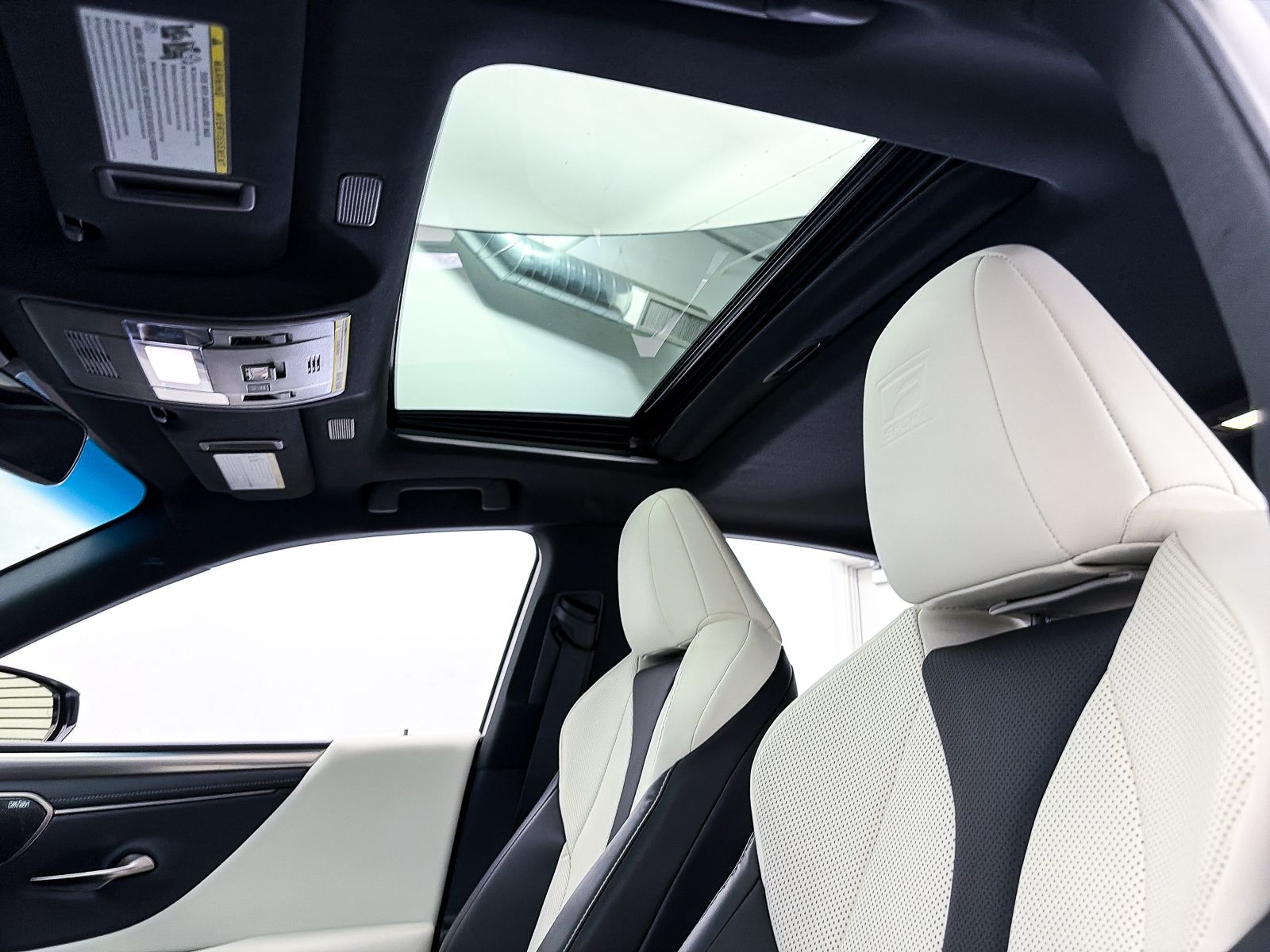 2024 Lexus ES 300h F SPORT Handling
