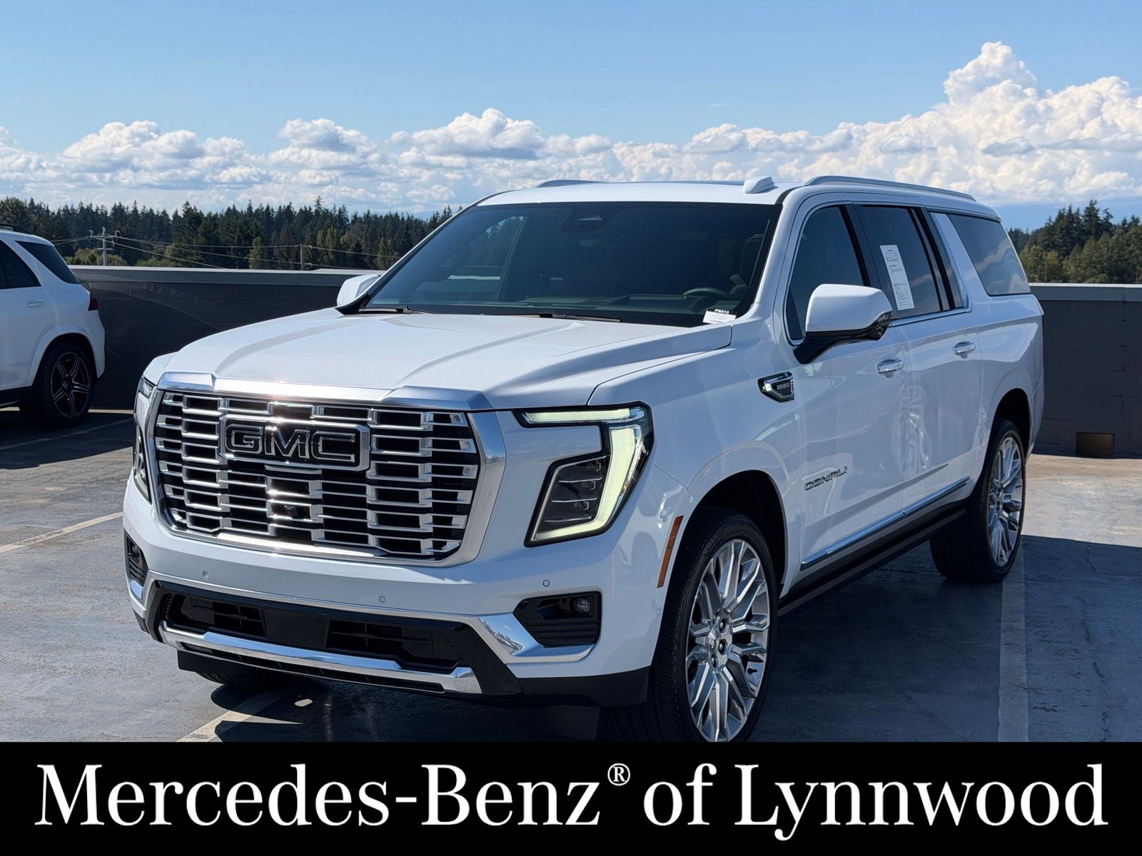 Glacier White 2026 GMC Yukon XL SUV / Crossover Four-Wheel Drive 