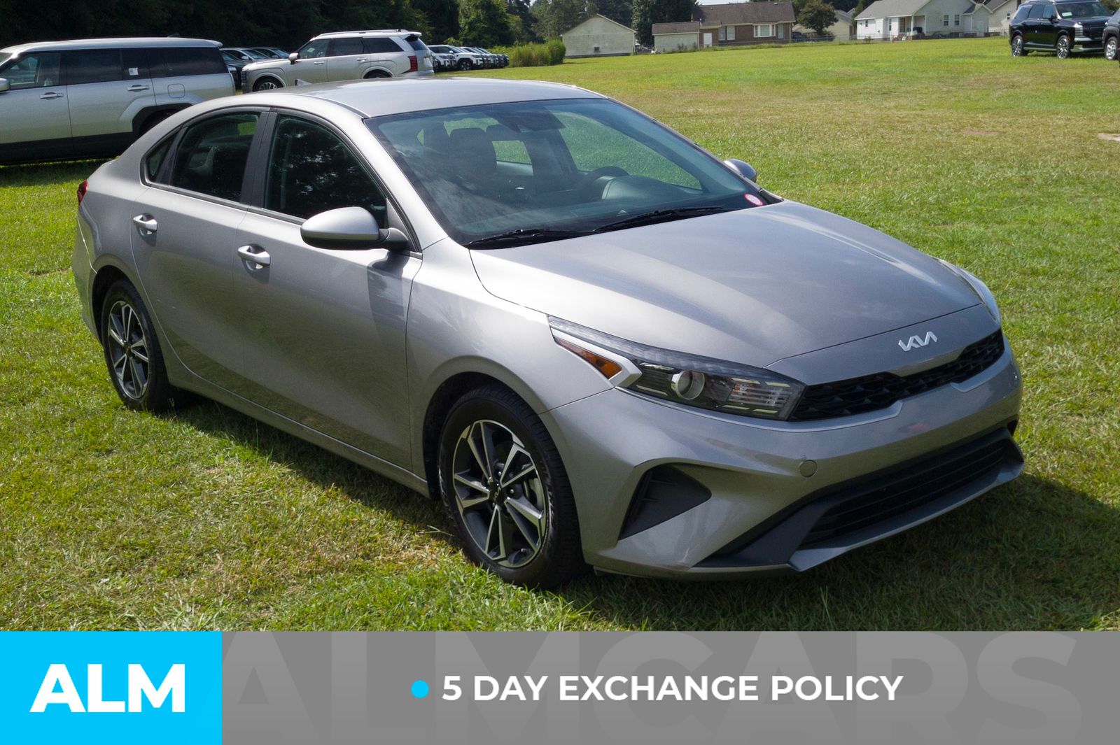 2024 Kia Forte LXS photo 3