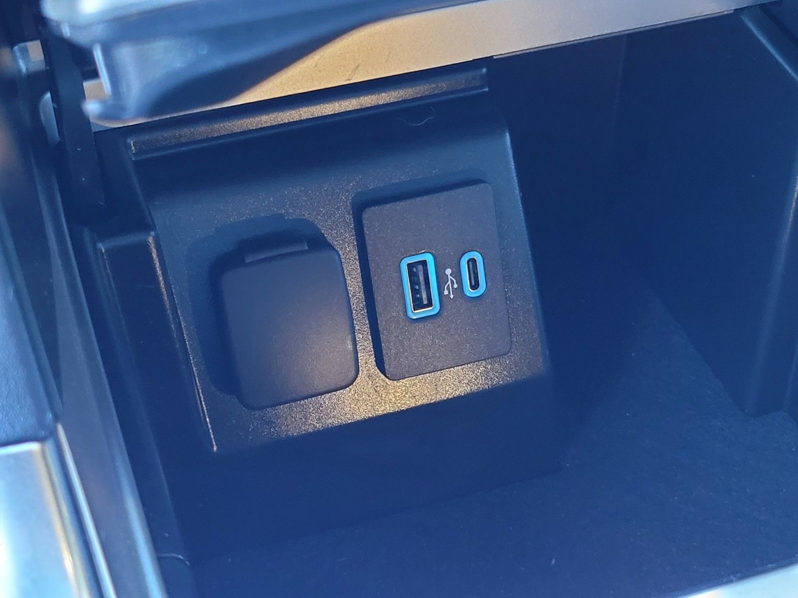 Used 2022 White Ford Timberline image 24