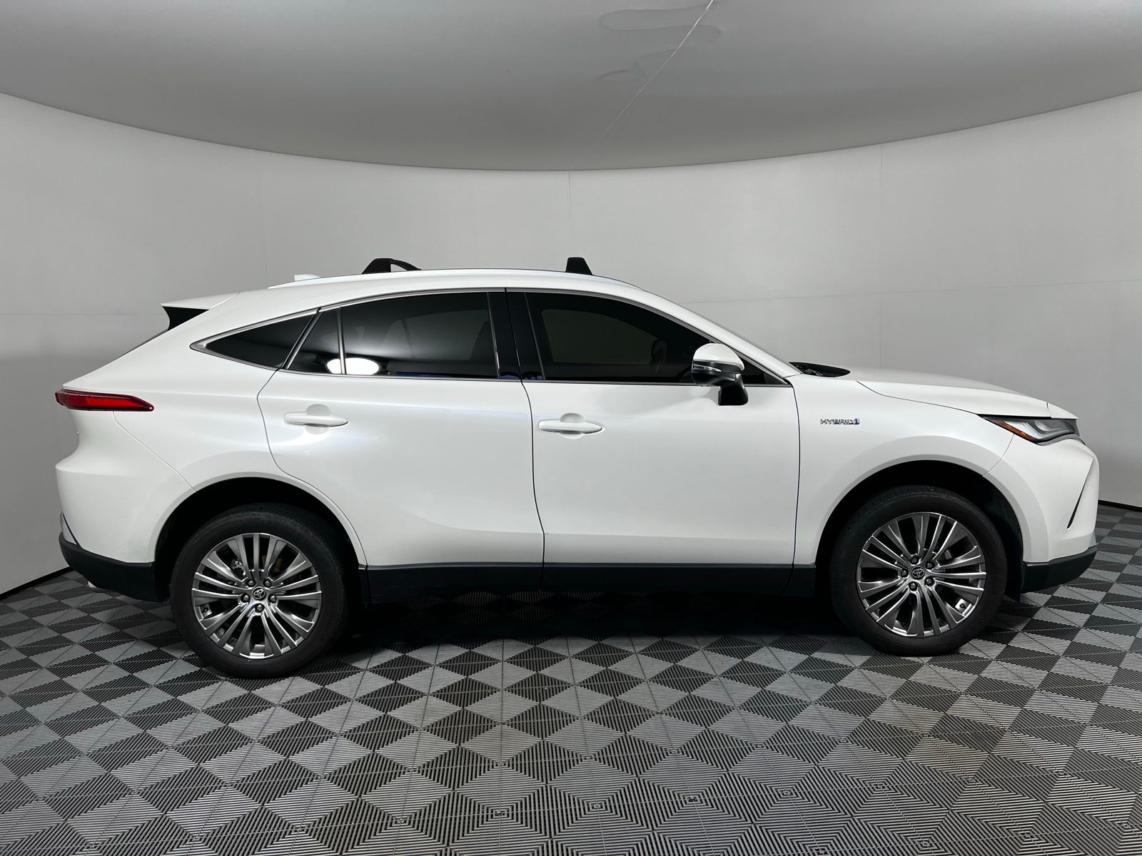 Thumbnail: 2021 Toyota Venza - 4
