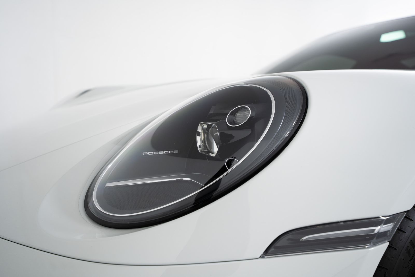 2023 Porsche 911 Carrera S — full photo 11 of 40