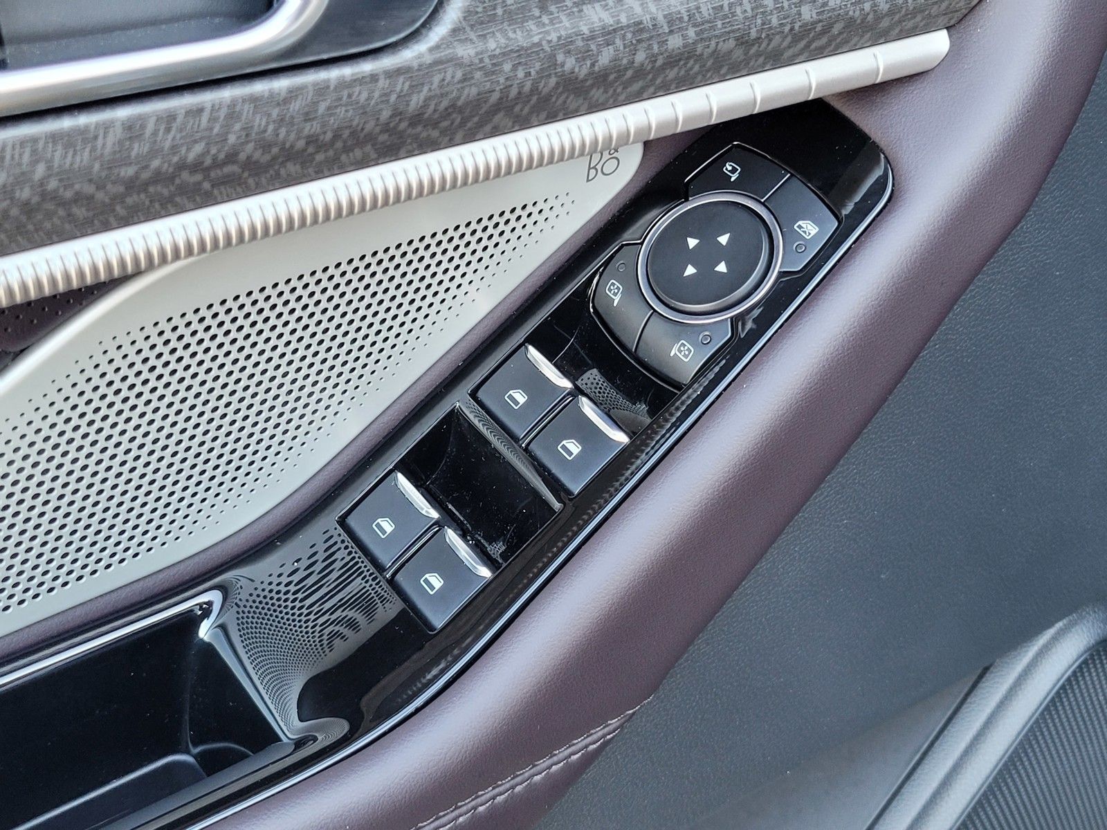 Used 2025 Black Ford Platinum image 18