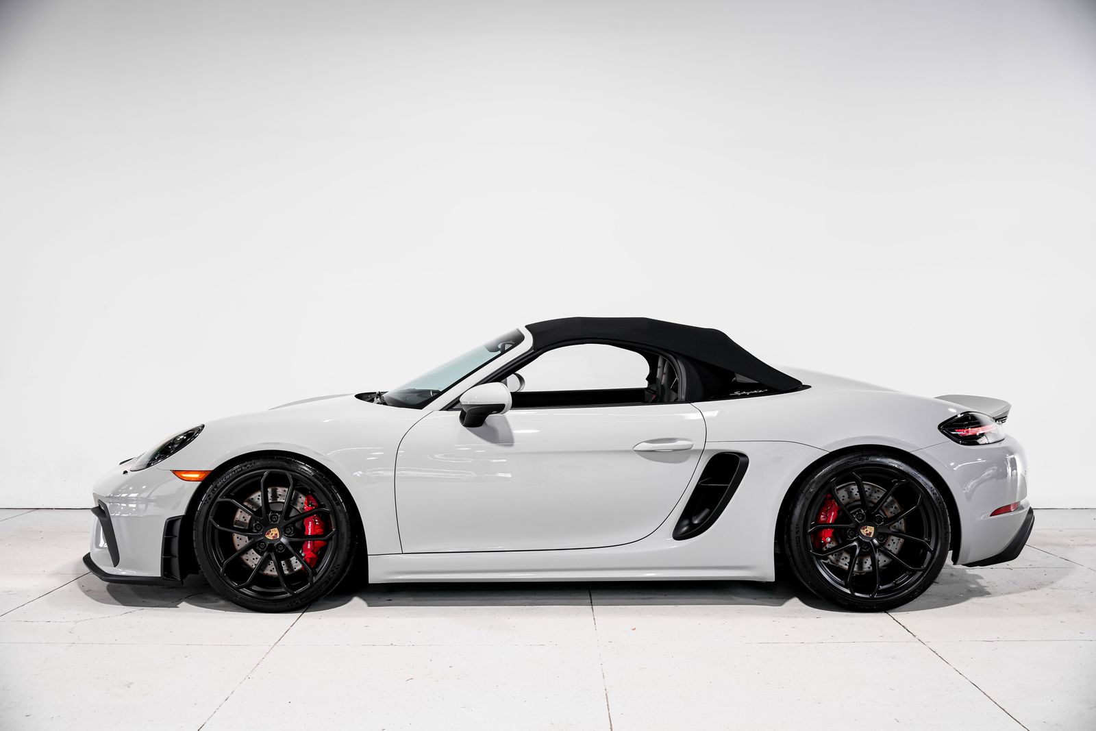2022 Porsche 718 Spyder Base — photo 7