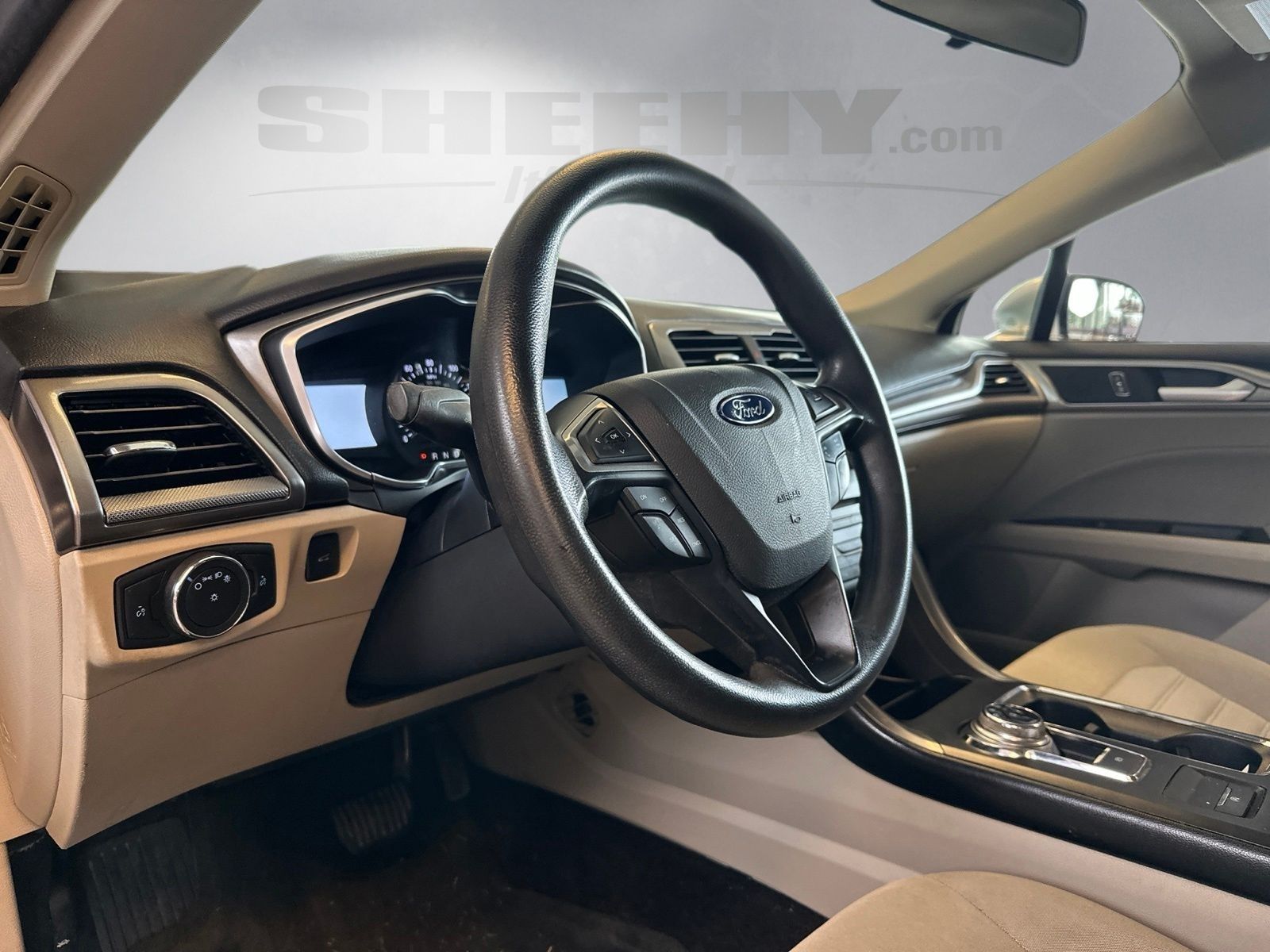 Certified Used 2017 Ingot Silver Ford SE image 3